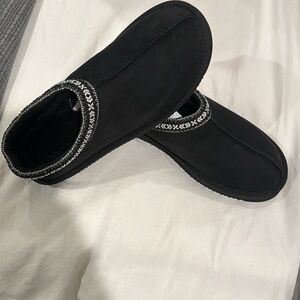 Black Tasman look a like